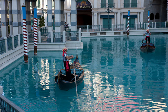 20080913_DVD50_DG_USA_Vegas_CA_5L8Y9258_full_blead