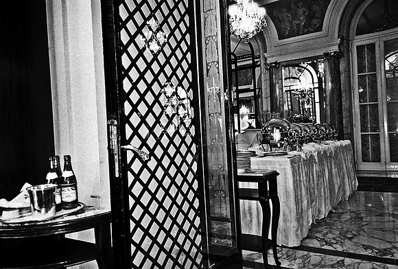 2667_FM_BW_35MM_BUENOS_AIRES_ARGENTINA_2004_10