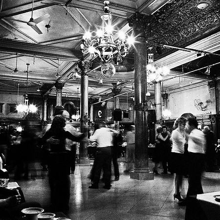 2652_FM_BW_SQ_CAFE_REAL-TANGO_BUENOS_AIRES_ARGENTINA_2004_5