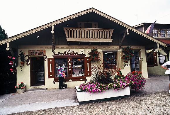 47411_B4_SL_COLOR_US_TOUR_NC_GA_97_06.jpg