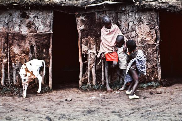55422_SL_COLOR_TRIBE_CAMP_MASAI_KENYA_AFRICA_1989_11