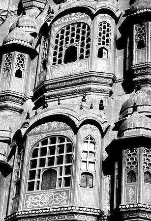 47291_SL_COLOR_INDIA_1987_10