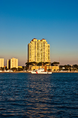 3129_DG_Coast_Guard_Bots_Miami_Beach_Marina_FL_5L8Y2017