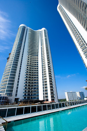 36282_DG_Color_USA_Sunny_Isles_FL_Trump_BuildingZV4N0049