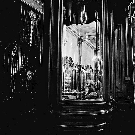 2664_FM_BW_SQ_CAFE_REAL_TANGO_BUENOS_AIRES_ARGENTINA_2004_4