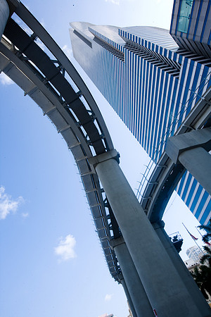36261_DG_Color_USA_Brickell_FL_Monorail20080427-ZV4N3246