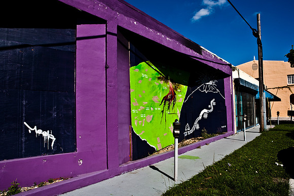 MDT33137_DG_ZV4N_MIDTOWN_6170_BOOK_06