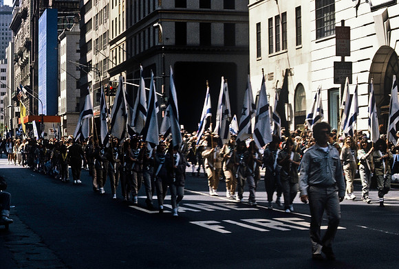 64030_B1_SL_COLOR_PARADE_NY_1992_01.jpg