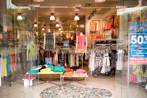 06587_ZV4N_1349_Costa_Messa_Fashion_Island_Ivy_CA_USA_2007