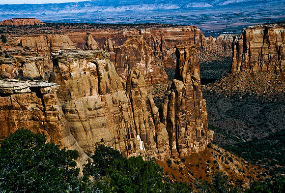 47464_B5_SL_COLOR_NATIONAL_MONUMENT_COLORADO_WY_97_07.jpg
