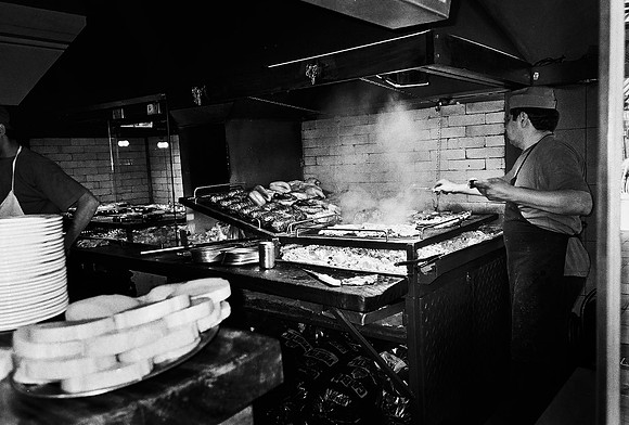 2667_FM_BW_35MM_BUENOS_AIRES_ARGENTINA_2004_17