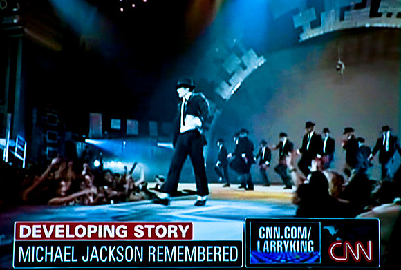 3049_Miami_2008_DG_Micheal_Jackson_Is_Dead_TV_-1535