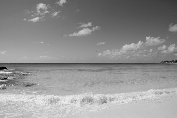 36169_DG_BW_USA_Harbour_Island_Bahamas_Related_GroupZV4N2047