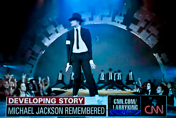 3049_Miami_2008_DG_Micheal_Jackson_Is_Dead_TV_-1537