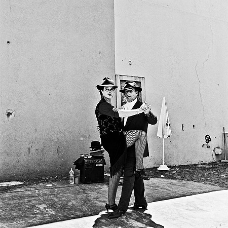 2632_FM_BW_SQ_LA_BOCA_TANGO_BUENOS_AIRES_ARGENTINA_2004_4