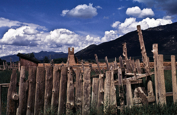 37865_B15_SL_COLOR_TAOS_NM_97_09.jpg