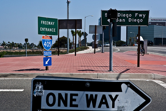 36354_DG_COLOR_FASHION_ISLAND_COSTA_MESA_CALIFORNIA_CA_USA_2007_ZV4N_1236
