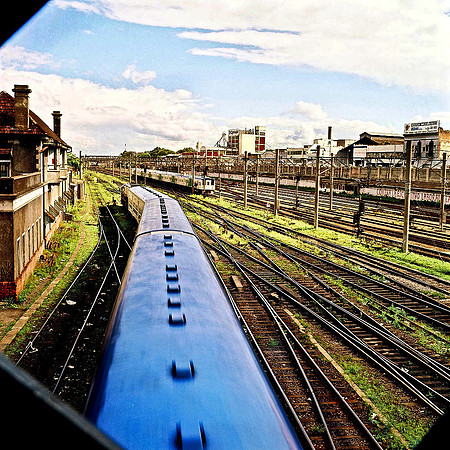 2656_FM_COLOR_SQ_TRAIN_STATION_BUENOS_AIRES_ARGENTINA_2004_5