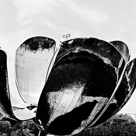 2650_FM_BW_SQ_BUENOS_AIRES_ARGENTINA_2004_4