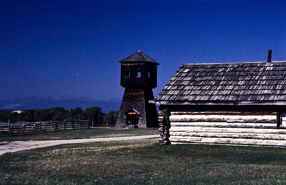 06839_B19_SL_COLOR_BANFF_TO_RADISSON_HOT_SPRINGS_TO_FORT STEEL_HWY93_95_BC_WS_97_17.jpg