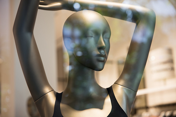 20160417_Mannequins_and_Windows_075A0092