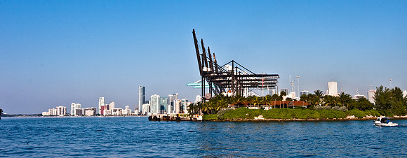 2807_Port_Miami_Cargo_Ship_MG_7371
