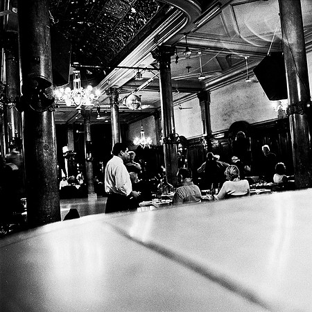 2662_FM_COLOR_SQ_CAFE_REAL_TANGO_BUENOS_AIRES_ARGENTINA_2004_11