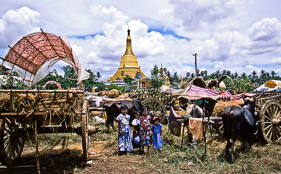 3488_SL_COLOR_AROUND_THE_WORLD_IN_8_MONTHS_APRIL_2000_2
