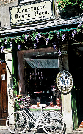 3780_SL_COLOR_AROUND_THE_WORLD_IN_8_MONTHS_APRIL_2000
