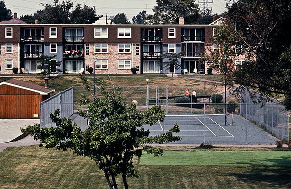 47362_B2_SL_COLOR_SURROUNDINGS_NE_97_06.jpg