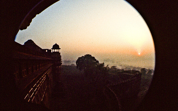 47269_SL_COLOR_INDIA_1987_10