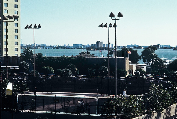47364_B3_SL_COLOR_SURROUNDINGS_NE_97_04.jpg