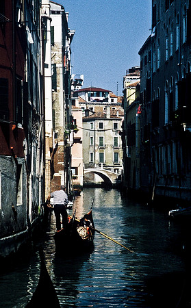 3820_SL_COLOR_AROUND_THE_WORLD_IN_8_MONTHS_APRIL_2000_5