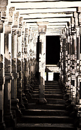 47299_SL_COLOR_INDIA_1987_9