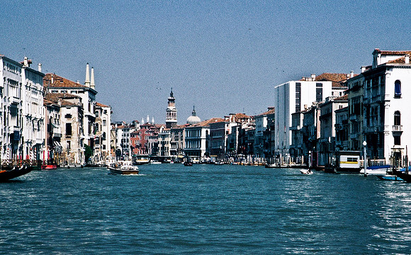 3818_SL_COLOR_AROUND_THE_WORLD_IN_8_MONTHS_APRIL_2000_5