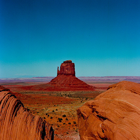 2284_FM_COLOR_AZ_02_4.jpg