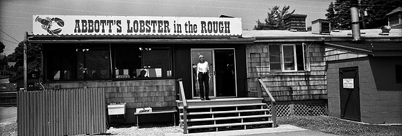 6046_FM_BW_XPAN_CA_02_11.jpg