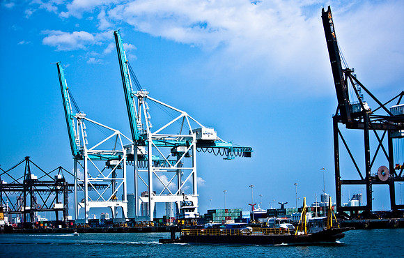 85493_ZV4N7130_Miami_FL_20070818_Port