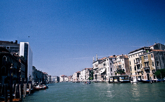 3816_SL_COLOR_AROUND_THE_WORLD_IN_8_MONTHS_APRIL_2000_10