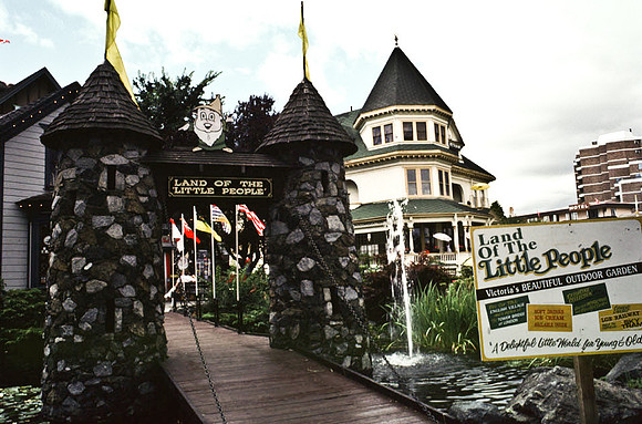 2546_SL_BOX_I_COLOR_OVKA_VICTORIA_CANADA_12