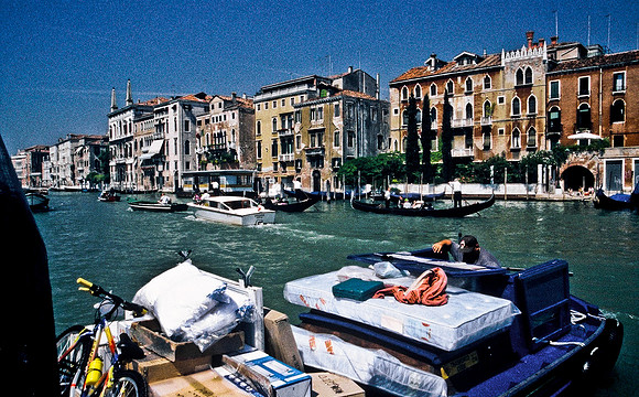 3814_SL_COLOR_AROUND_THE_WORLD_IN_8_MONTHS_APRIL_2000_1