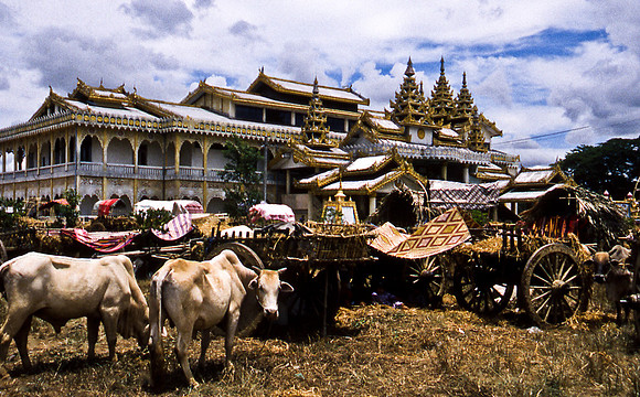 3487_SL_COLOR_AROUND_THE_WORLD_IN_8_MONTHS_APRIL_2000_1