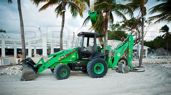 3080_DG_Fisher_Island_Beach_Club_Constrution_Carl_2009DSC_8261