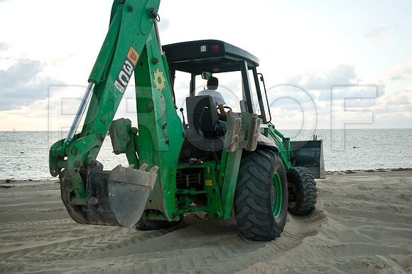3080_DG_Fisher_Island_Beach_Club_Constrution_Carl_2009DSC_8306