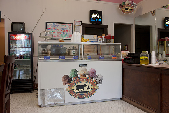 0014_DG_Macon_GA_USA_2009_5L8Y0070