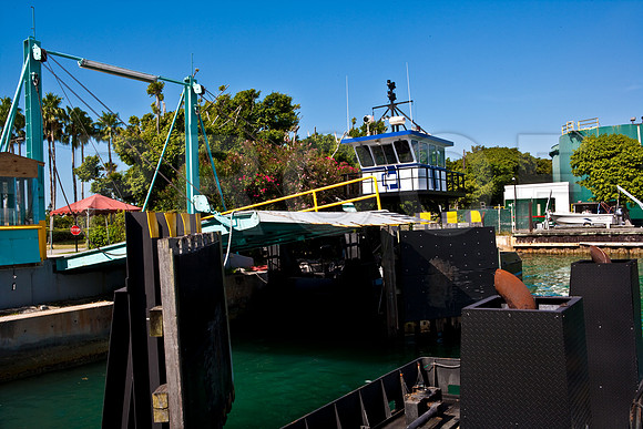 85473_ZV4N1844_Fisher_Island_4_2007