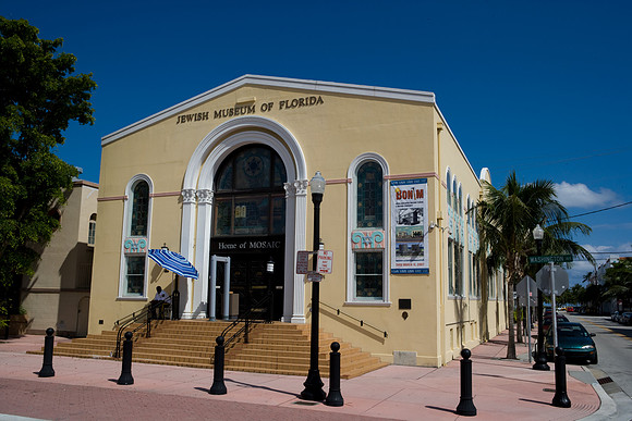 36146_DG_Color_USA_Miami_Beach_FL_Related_Group_South_of_FifthZV4N3904