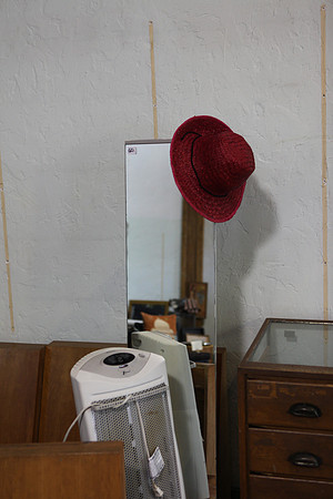 20110728_6022_DG_LINCOLN_ROAD_BROWN_STORE_MOUVING_OUT_MIAMI_FL_IMG_1967