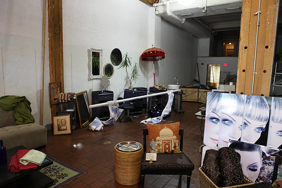 20110728_6022_DG_LINCOLN_ROAD_BROWN_STORE_MOUVING_OUT_MIAMI_FL_IMG_1962