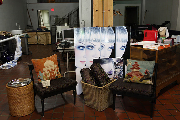20110728_6022_DG_LINCOLN_ROAD_BROWN_STORE_MOUVING_OUT_MIAMI_FL_IMG_1992